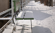 一期一絵（Onceshot in Life-time）#397　2009年1月27日  座る人もいない冬のベンチに光り差す。　撮影2009年1月24日　函館市美原２丁目５０付近